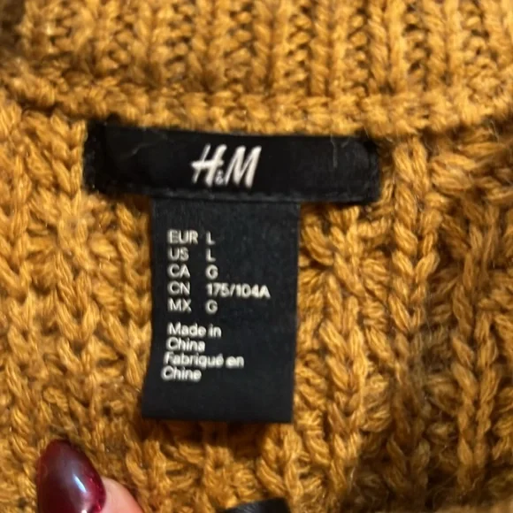 H&M Chunky Knit Sweater - Picture 2 of 5
